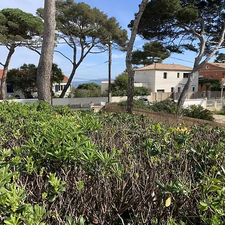 Studio Climatise A Hyeres: Plage, Wifi, Parking, Terrasse Et Proximite Port - Fr-1-335-199